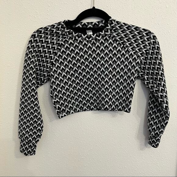 American Apparel Black and White Geometric Print Long Sleeve Crop Top Sz XS - Picture 1 of 3